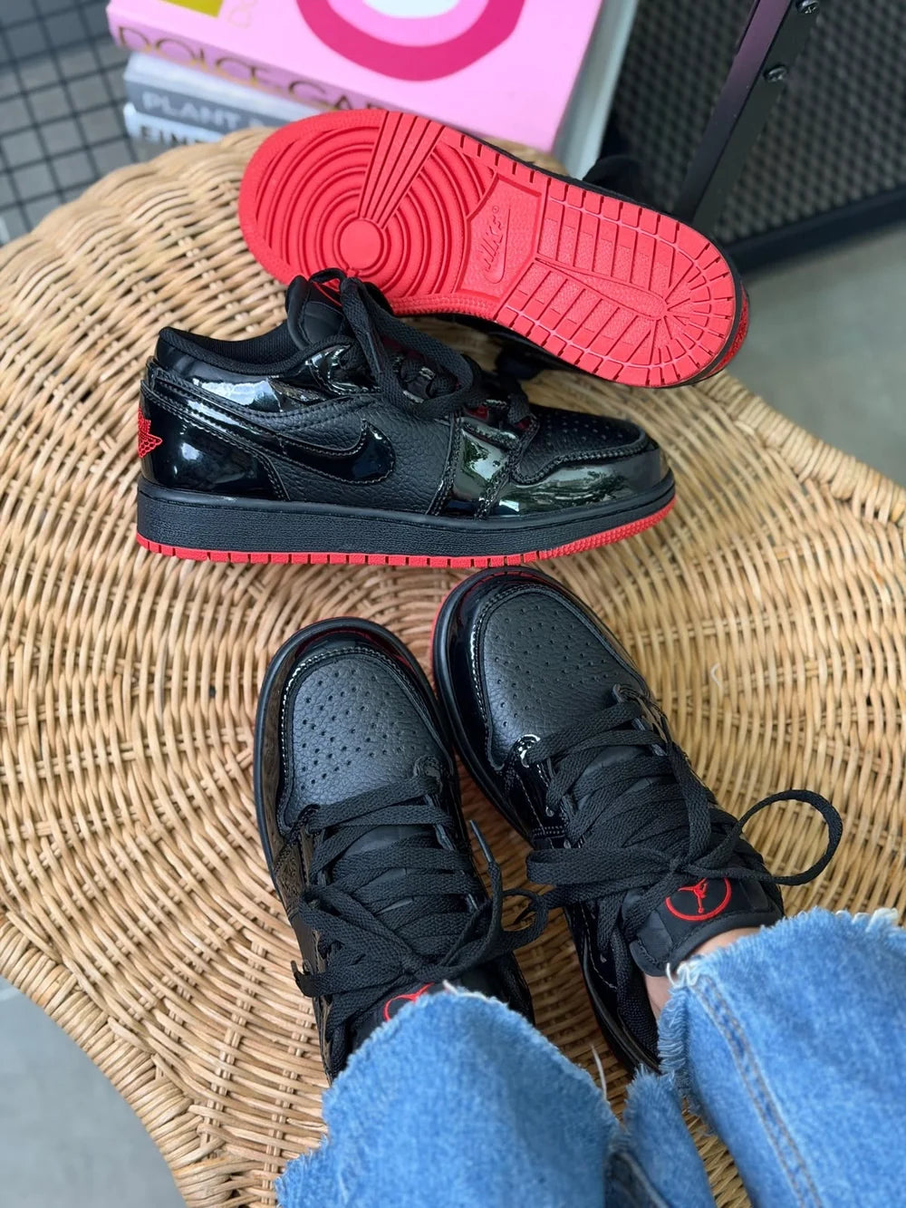 Sneaker negro y rojo