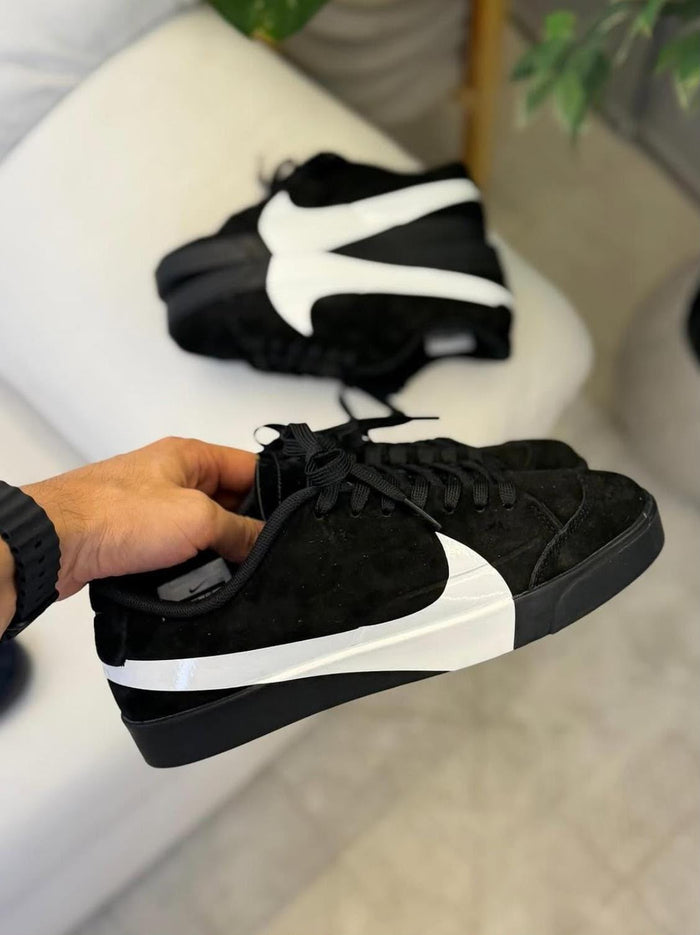 Tenis negro