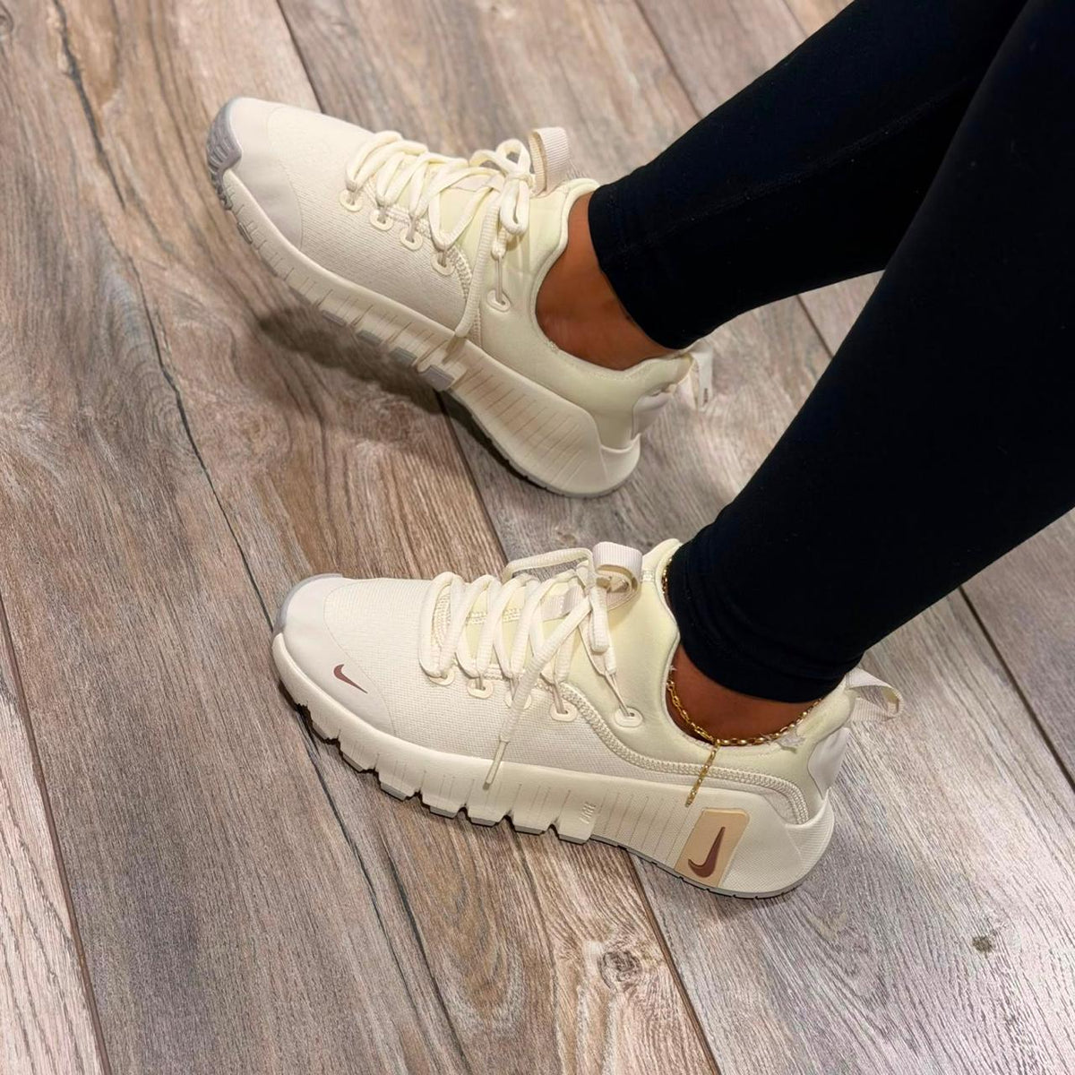 Tenis beige