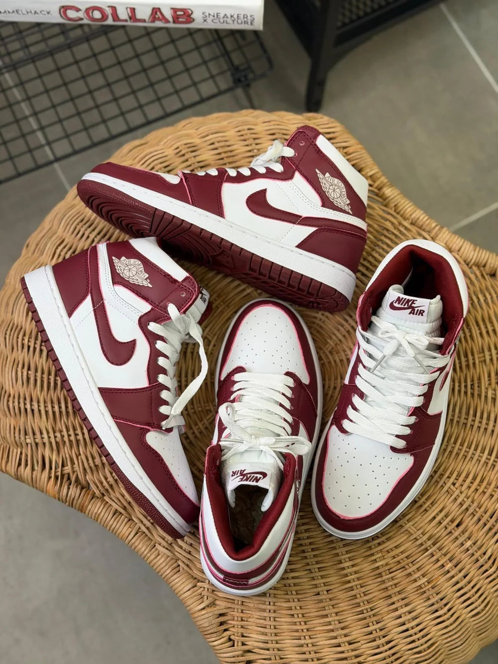 Tenis blanco y rojo