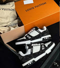 Sneaker negro y blanco