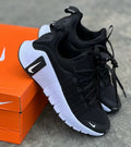 Tenis negro