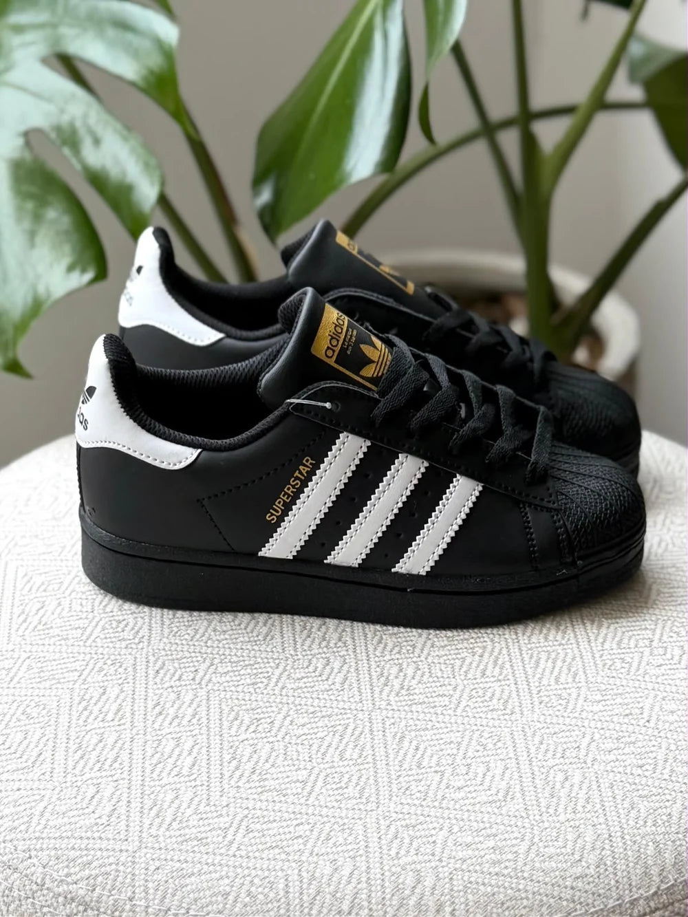 Sneaker negro y blanco